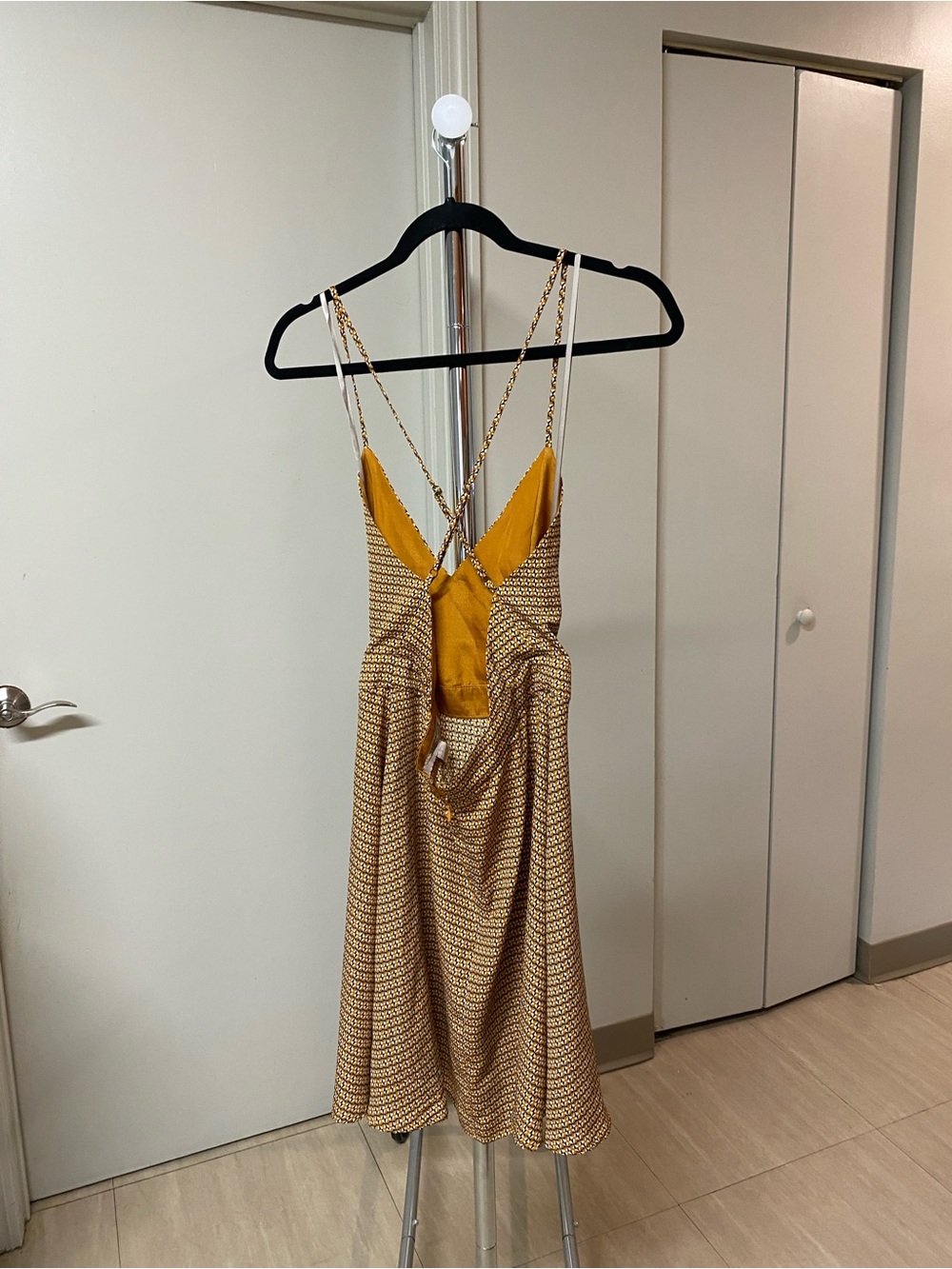 Forever 21 Gold Textured Slip Mini Dress with Adjustable Straps - Picture 4 of 11